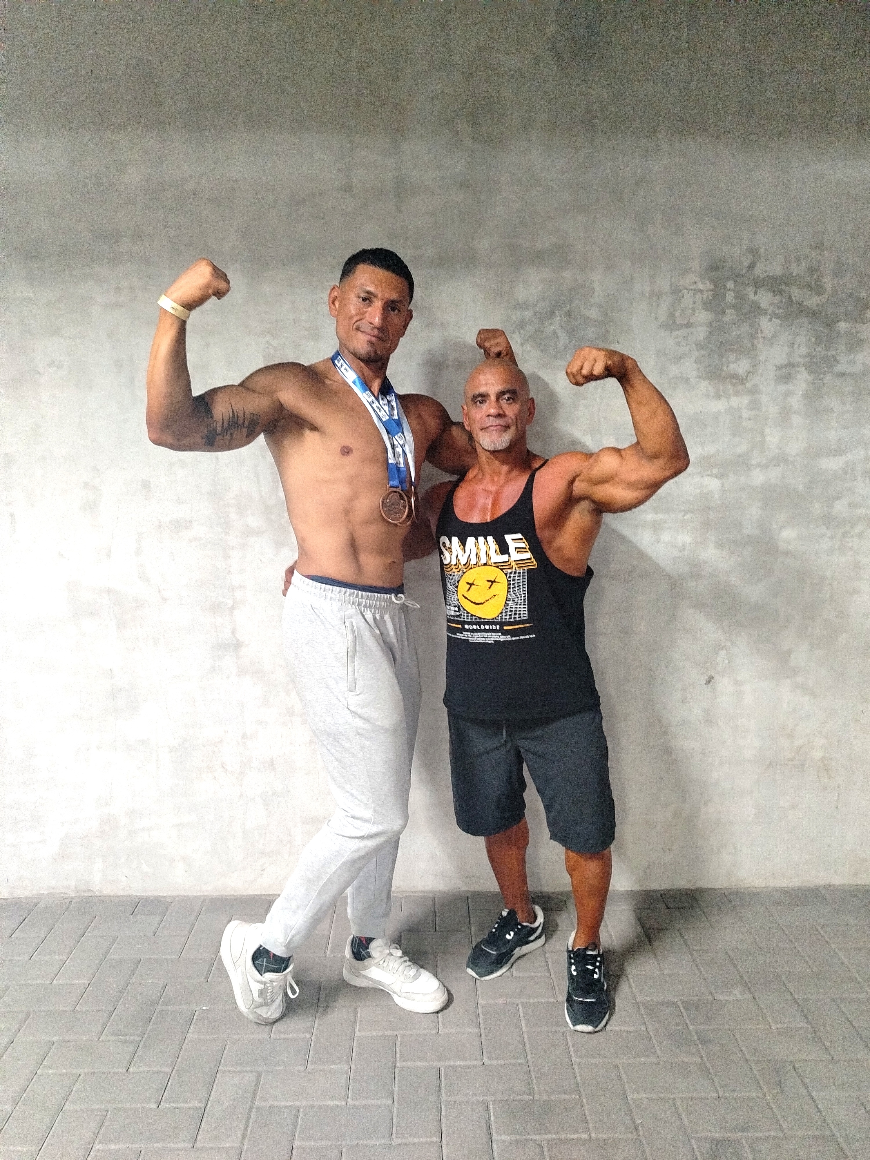 Kenny Coach con medalla de competencia